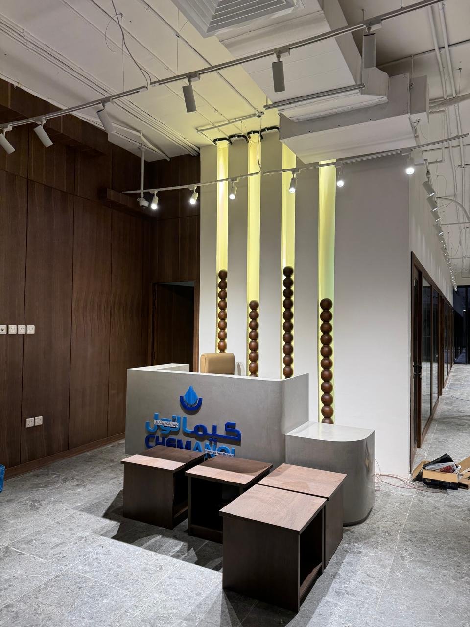 ديكورات وتجهيز المكاتب