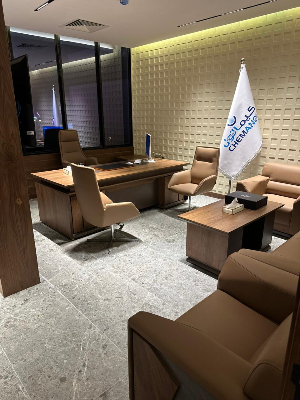 ديكورات وتجهيز المكاتب