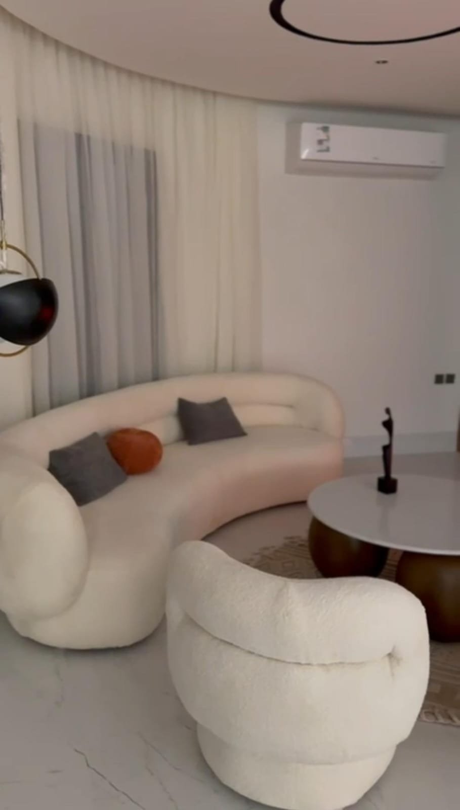  ديكورات وتشطيبات المنازل والفلل